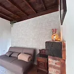 Historical Castello Rosso Appartement *
