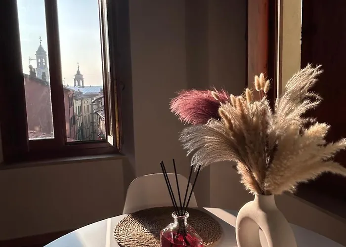 Historical Castello Rosso Apartment *