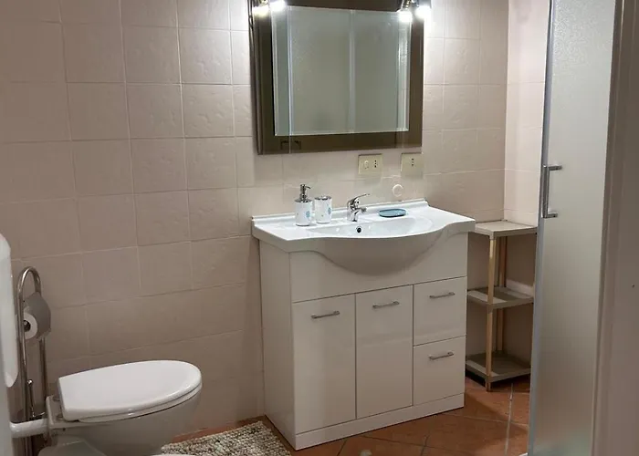 Historical Castello Rosso * 이브레아